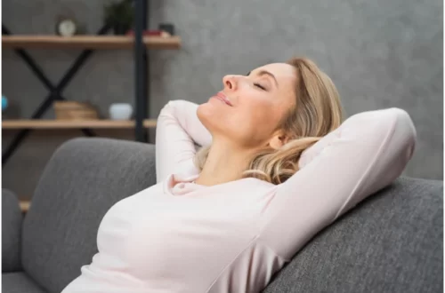 Natural-ways-to-manage-hot-flash-symptoms